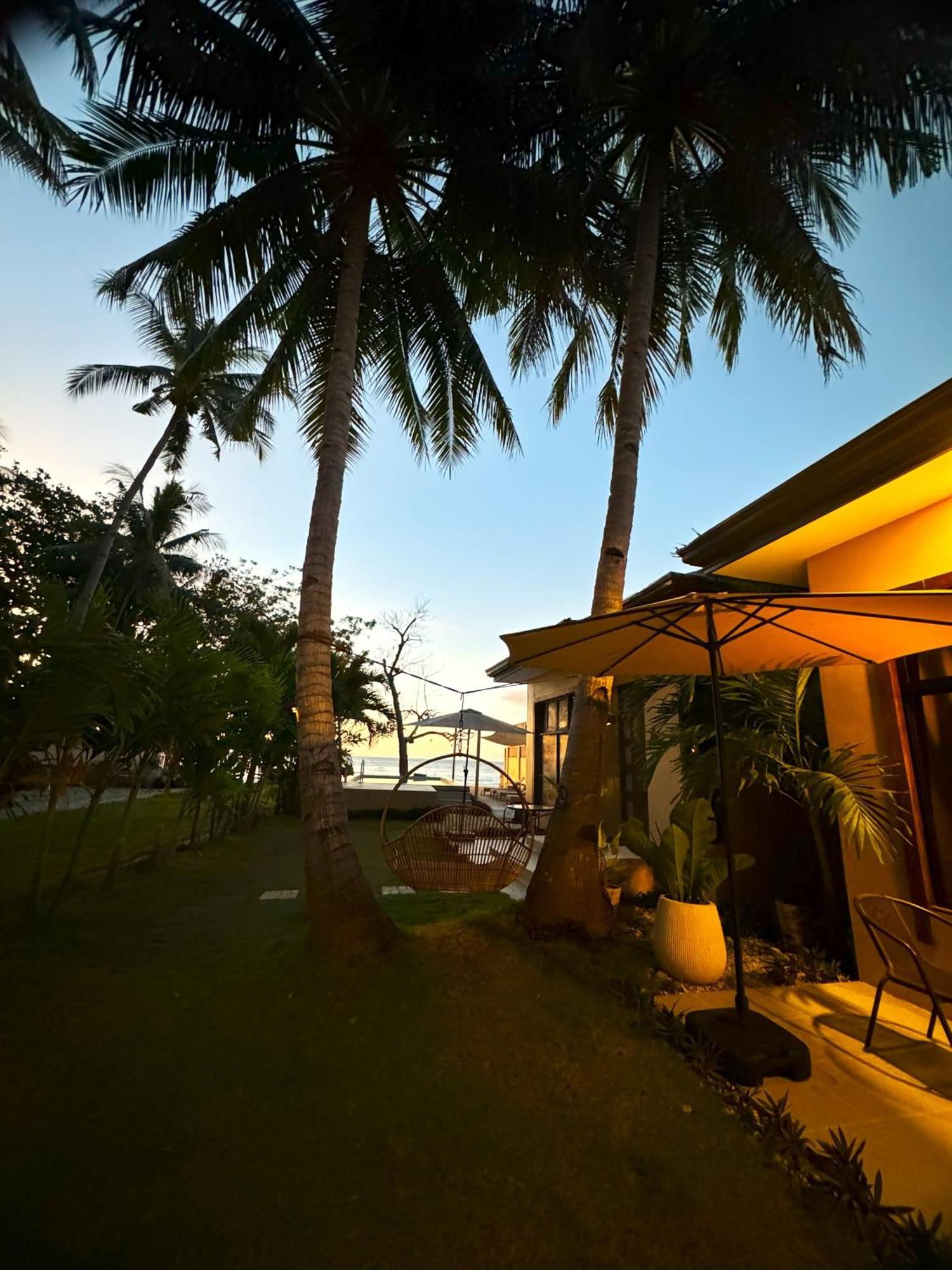 Southseas Beach Resort And Dive Center Santander Exterior foto