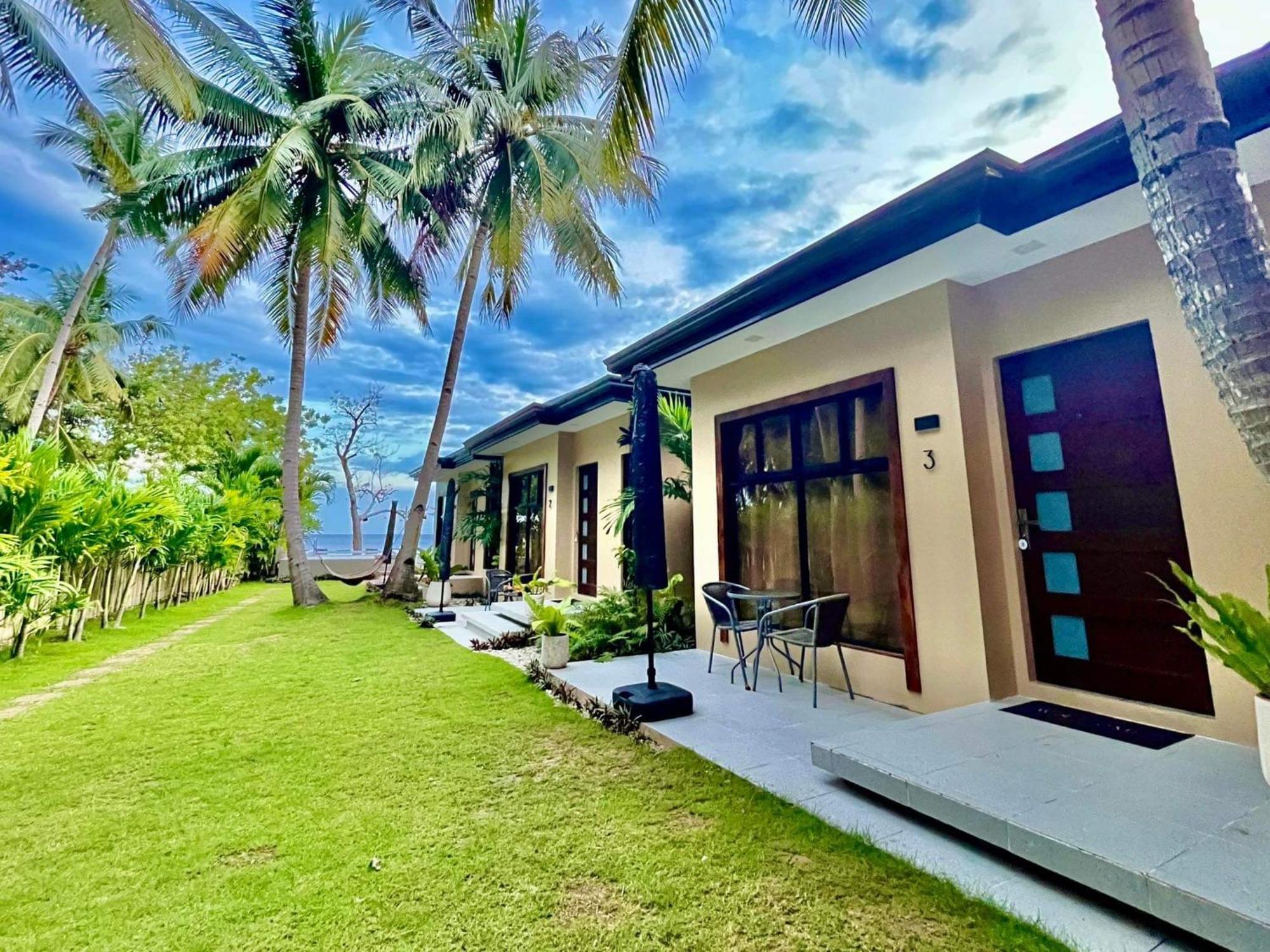 Southseas Beach Resort And Dive Center Santander Exterior foto